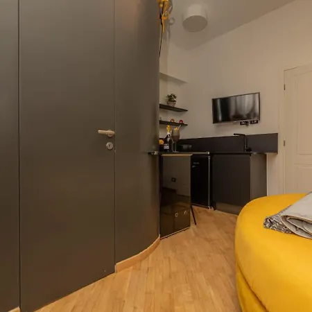 Il Grattacielo Di Apartamento *